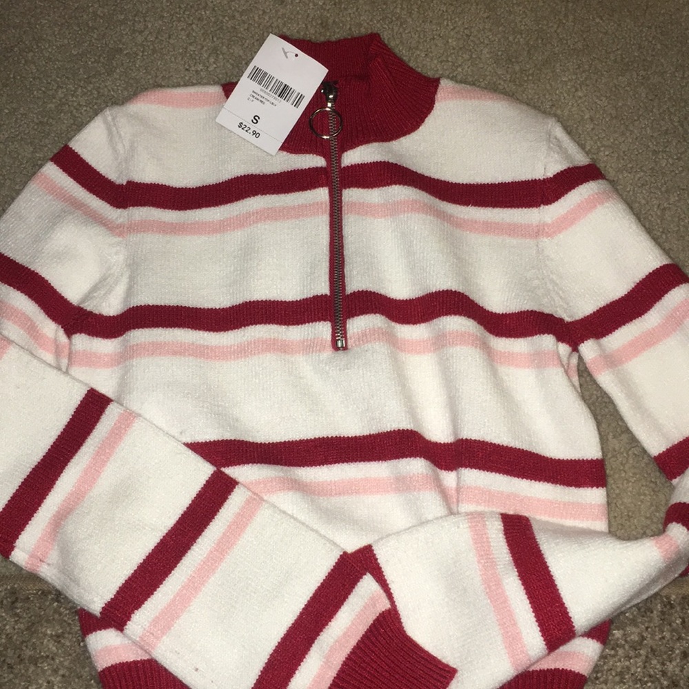 Forever 21 BRAND NEW sweater !!